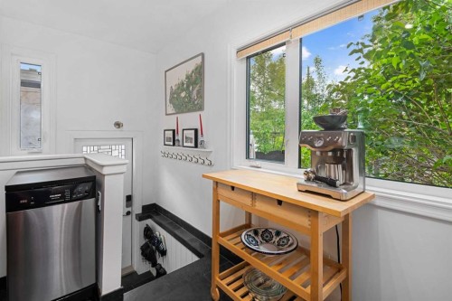 2521 16A Street Nw, Calgary, AB 