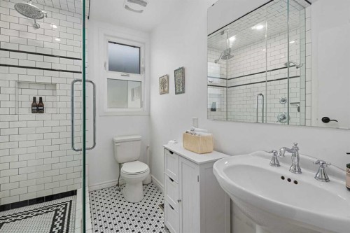 2521 16A Street Nw, Calgary, AB 