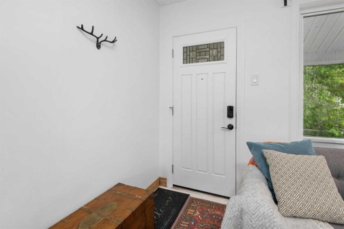 2521 16A Street Nw, Calgary, AB 
