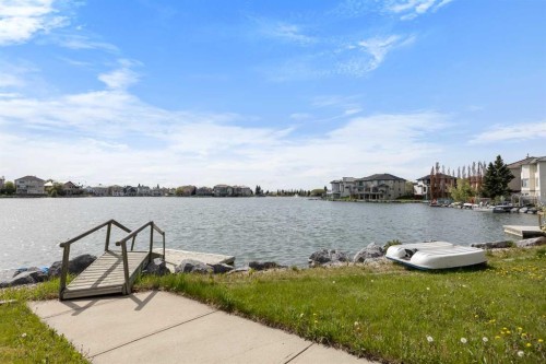 151 Coral Shores Landing Ne, Calgary, AB 