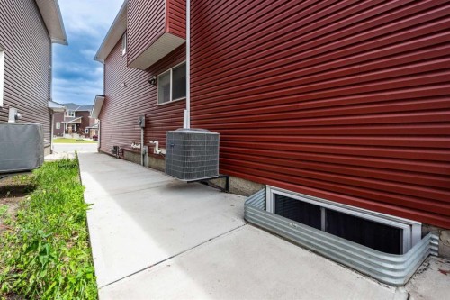 227 Redstone Heights Ne, Calgary, AB 