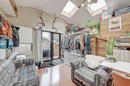 4315 Charleswood Drive Nw, Calgary, AB 