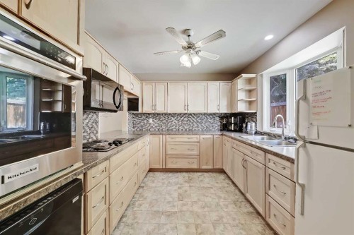 4315 Charleswood Drive Nw, Calgary, AB 