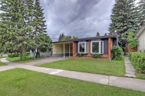4315 Charleswood Drive Nw, Calgary, AB 