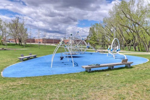 4315 Charleswood Drive Nw, Calgary, AB 