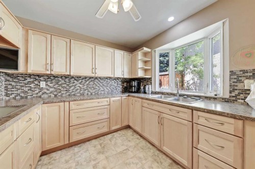 4315 Charleswood Drive Nw, Calgary, AB 