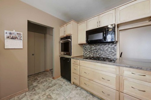 4315 Charleswood Drive Nw, Calgary, AB 