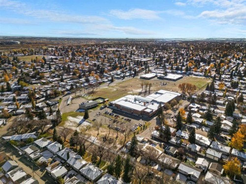 229 84 Avenue Se, Calgary, AB 
