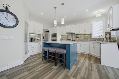 16 Coopers Heights Sw, Airdrie, AB 