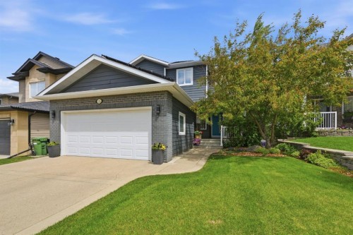 16 Coopers Heights SW Airdrie, AB T4B 2S1