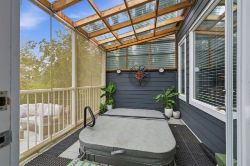 16 Coopers Heights Sw, Airdrie, AB 