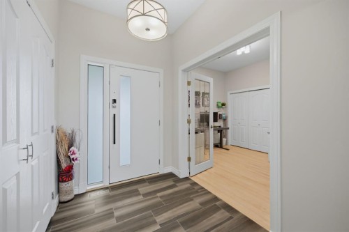 16 Coopers Heights Sw, Airdrie, AB 