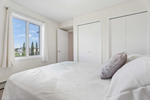 3421-1620 70 Street Se, Calgary, AB - Indoor Photo Showing Bedroom