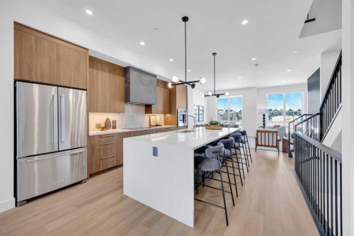 124 Greenwich Drive Nw, Calgary, AB 