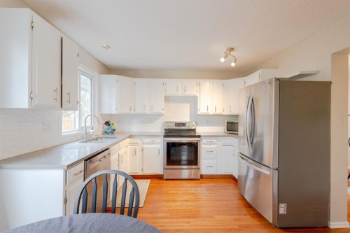 119 Midland Place Se, Calgary, AB 