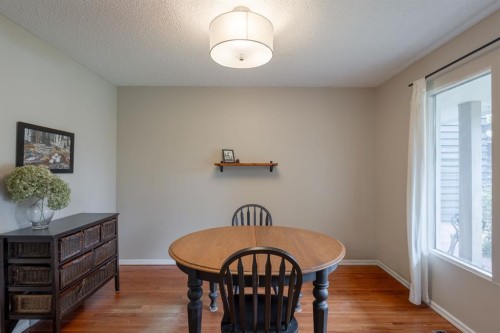 119 Midland Place Se, Calgary, AB 