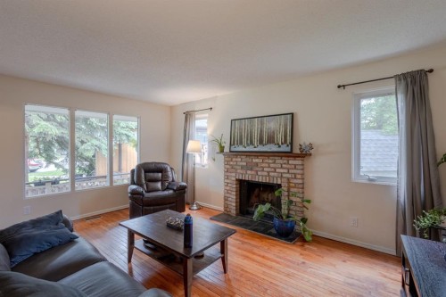 119 Midland Place Se, Calgary, AB 