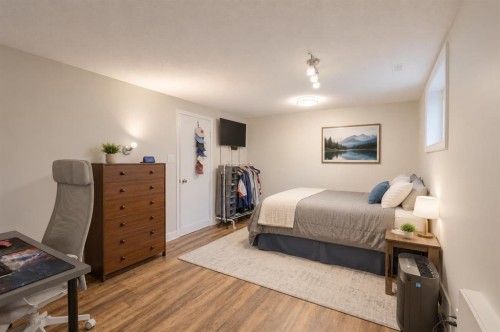 119 Midland Place Se, Calgary, AB 