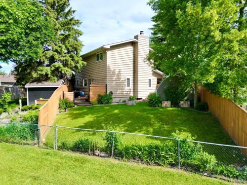 119 Midland Place Se, Calgary, AB 