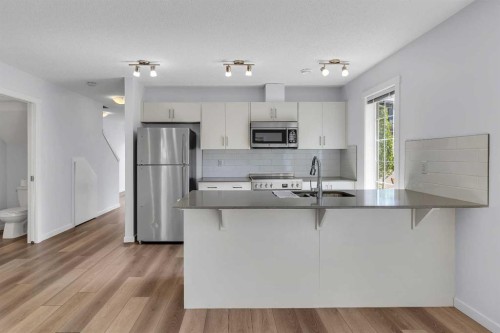 237 Cranbrook Square Se, Calgary, AB 