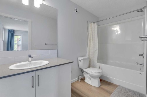 237 Cranbrook Square Se, Calgary, AB 