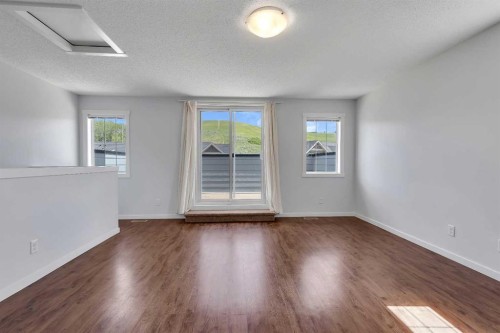237 Cranbrook Square Se, Calgary, AB 