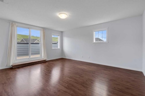 237 Cranbrook Square Se, Calgary, AB 