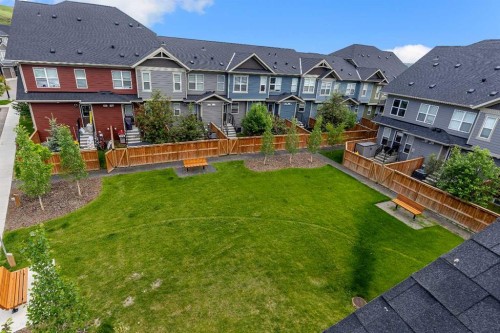 237 Cranbrook Square Se, Calgary, AB 