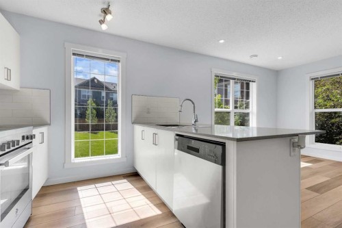 237 Cranbrook Square Se, Calgary, AB 