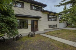1135 Southglen Drive SW Calgary, AB T2W 0X2
