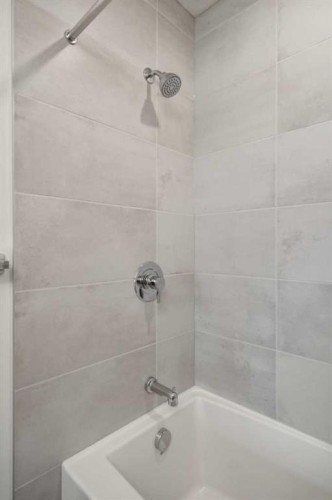 3117-1802 Mahogany Boulevard Se, Calgary, AB - Indoor Photo Showing Bathroom