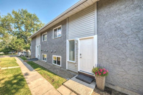 C-109 Stanley Avenue  Okotoks, AB T1S 1H8