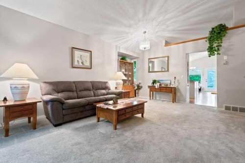 501 Coral Keys Villas Ne, Calgary, AB 