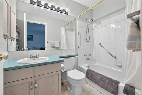 501 Coral Keys Villas Ne, Calgary, AB 