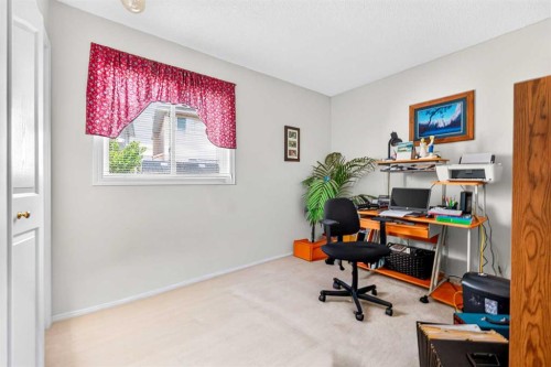 501 Coral Keys Villas Ne, Calgary, AB 