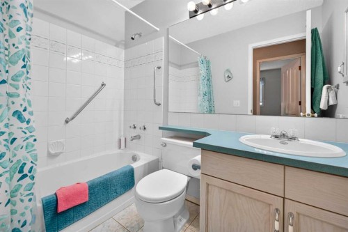 501 Coral Keys Villas Ne, Calgary, AB 
