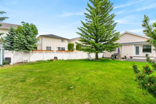 501 Coral Keys Villas Ne, Calgary, AB 