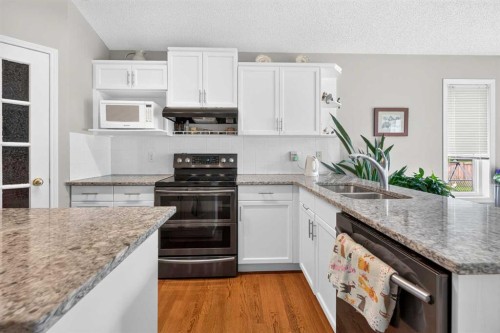 501 Coral Keys Villas Ne, Calgary, AB 