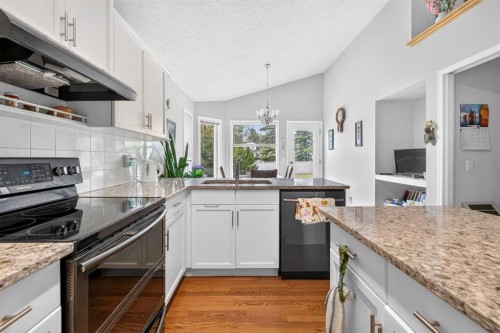 501 Coral Keys Villas Ne, Calgary, AB 