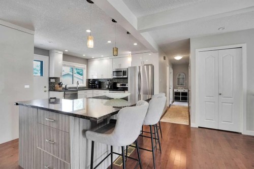 5212 Valiant Drive Nw, Calgary, AB 