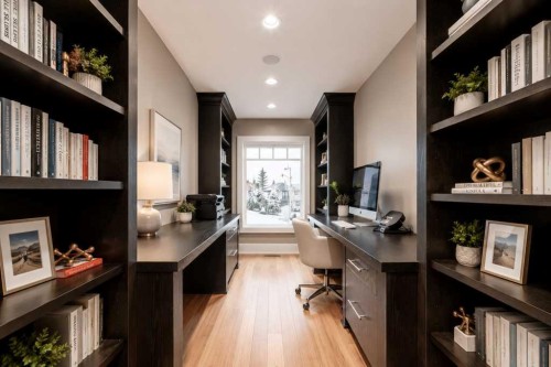 16 Spring Valley Way Sw, Calgary, AB 