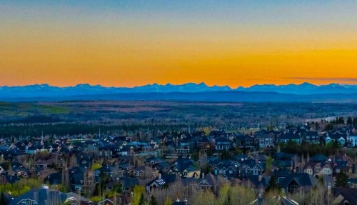 16 Spring Valley Way Sw, Calgary, AB 