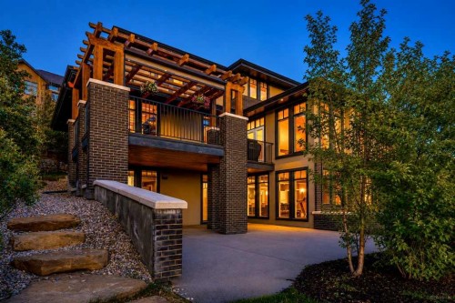 16 Spring Valley Way Sw, Calgary, AB 