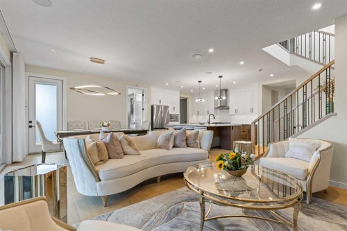 1104 Cranbrook Gardens Se, Calgary, AB 