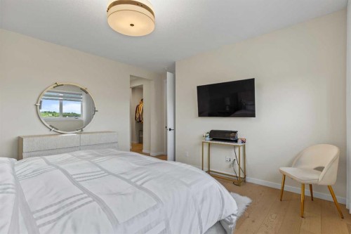 1104 Cranbrook Gardens Se, Calgary, AB 