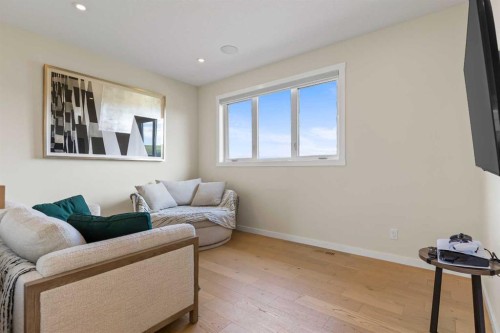 1104 Cranbrook Gardens Se, Calgary, AB 