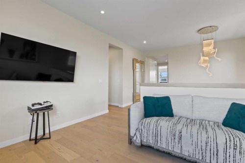 1104 Cranbrook Gardens Se, Calgary, AB 