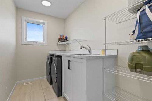 1104 Cranbrook Gardens Se, Calgary, AB 