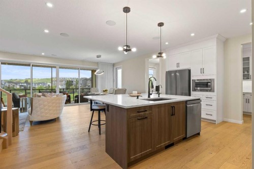 1104 Cranbrook Gardens Se, Calgary, AB 