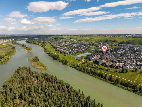 1104 Cranbrook Gardens Se, Calgary, AB 